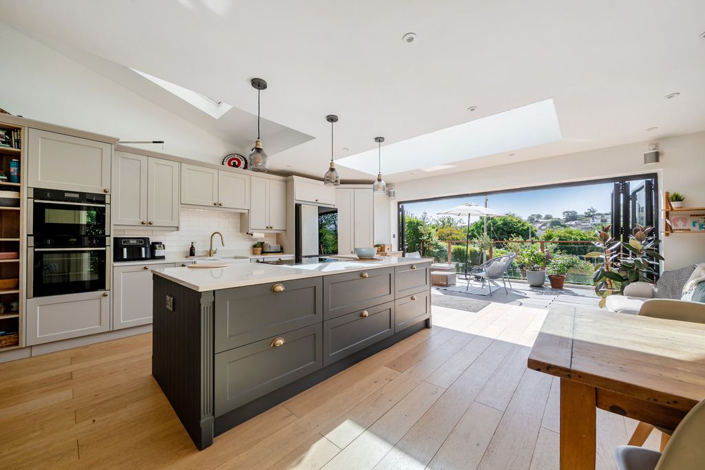 Property photo 2 of 24 1512079-24-1A0480...
