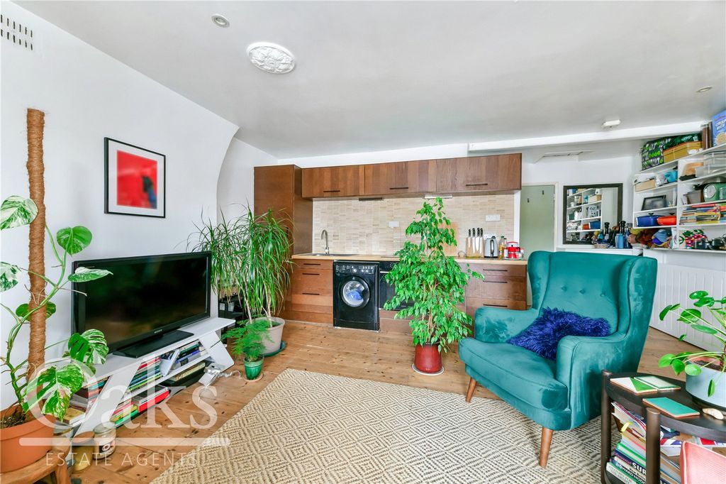 Property photo 1 of 8 Picture No. 05