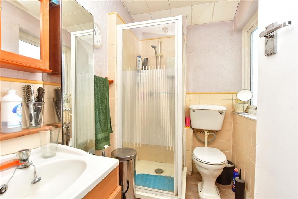 Property photo 1 of 4 Shower Room