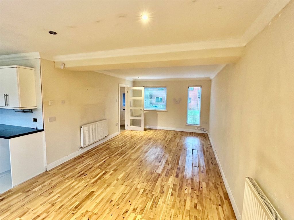 Property photo 2 of 15 Lounge / Dining Room