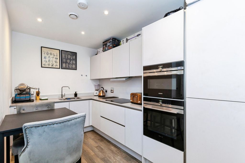 Property photo 3 of 18 Kitchen / Dining