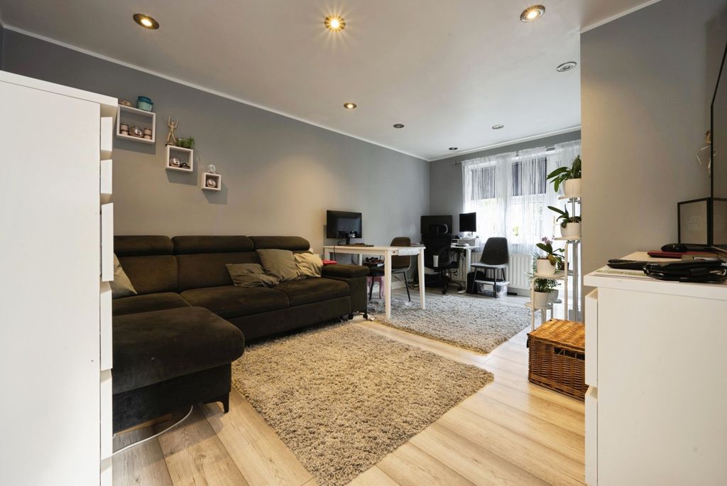 Property photo 2 of 12 Lounge