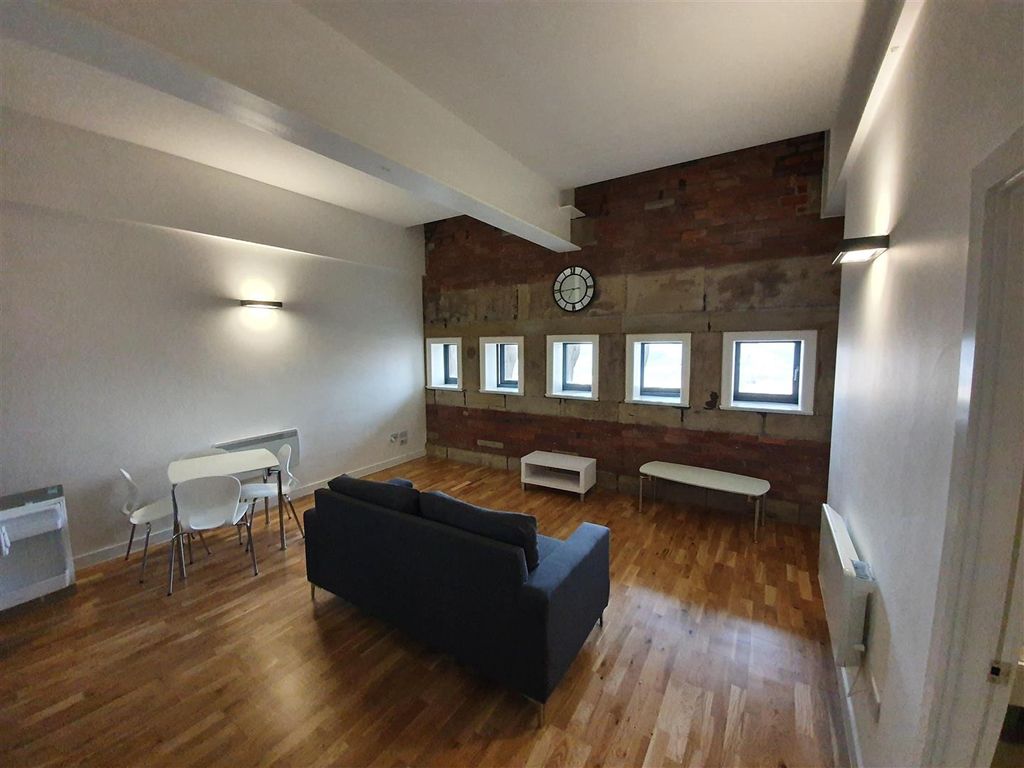 Property photo 1 of 9 Open-Plan Lounge/Kitchen