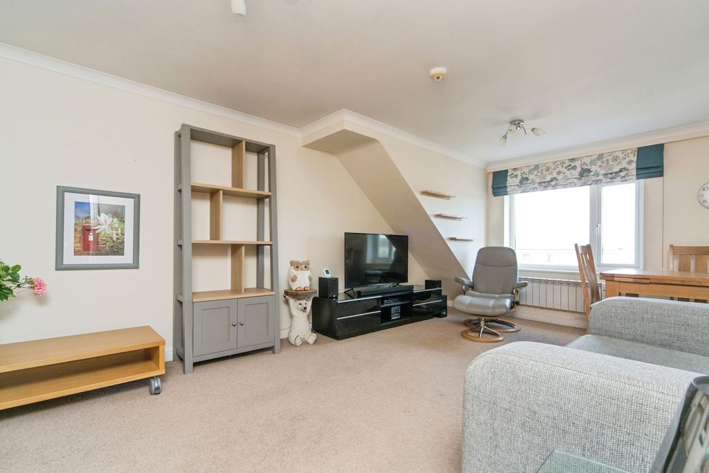 Property photo 3 of 19 Living Room