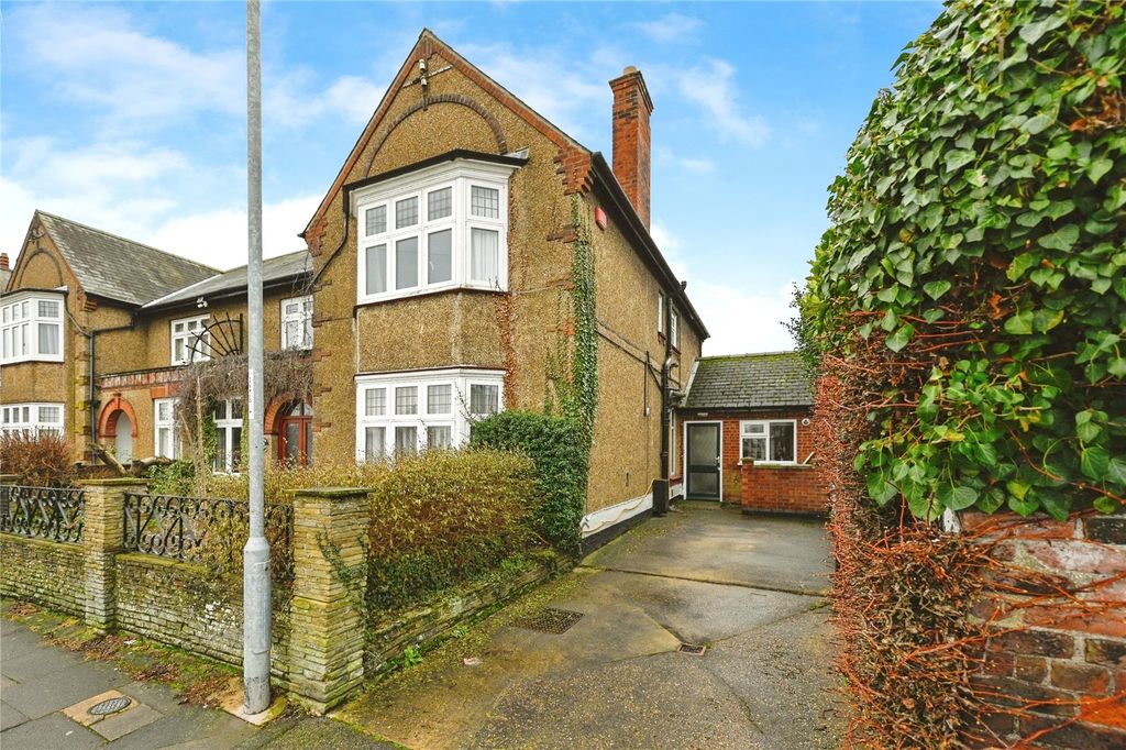 Property photo 2 of 26 Picture No. 37