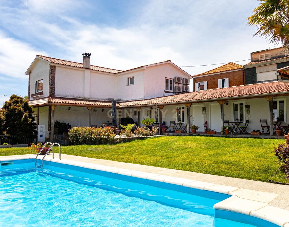 Property photo 2 of 47