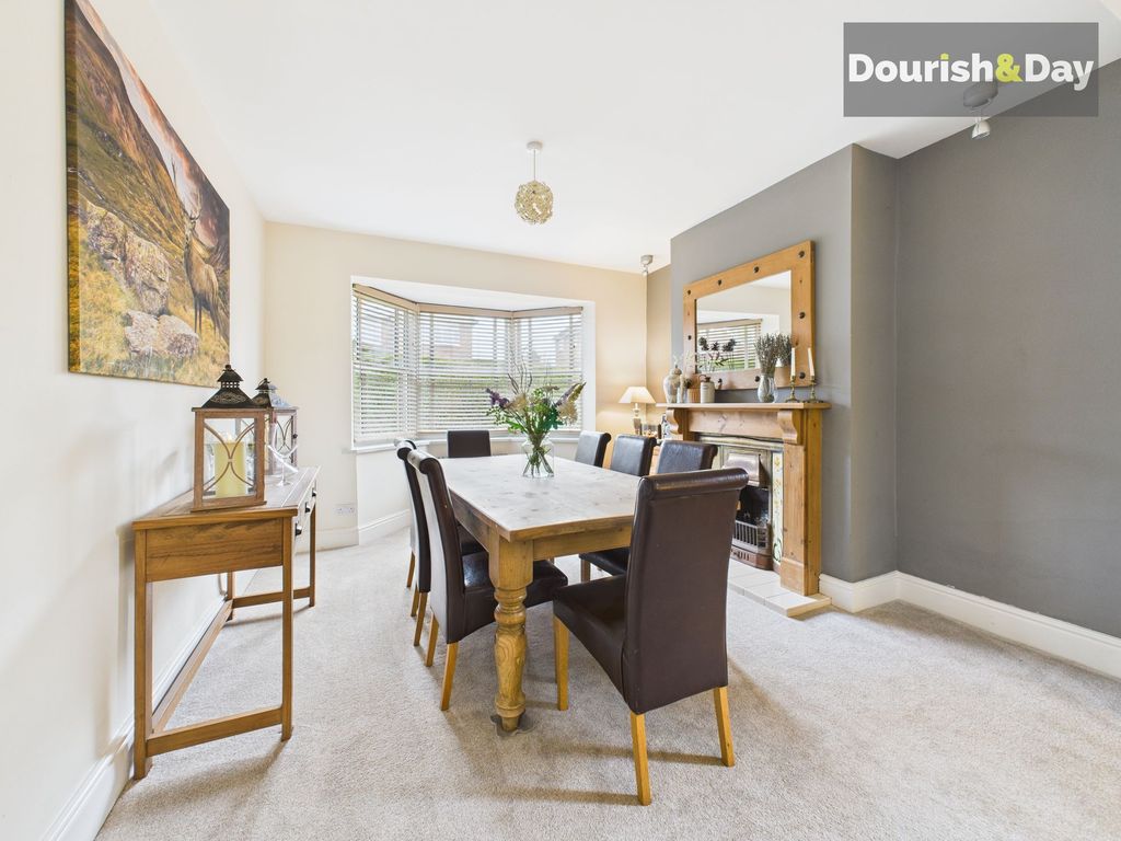 Property photo 3 of 45