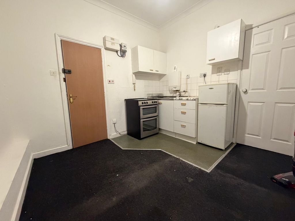 Property photo 2 of 6 Images