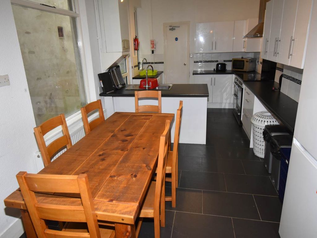 Property photo 2 of 12 Dining Area