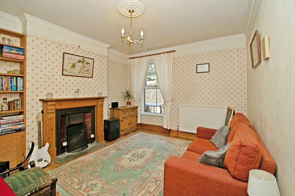 Property photo 3 of 17 Pbox-Img.Jpg