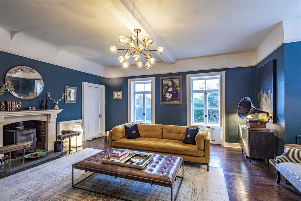 Property photo 2 of 12