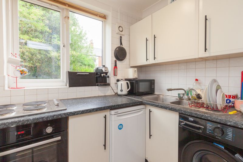 Property photo 3 of 8 Kitchen