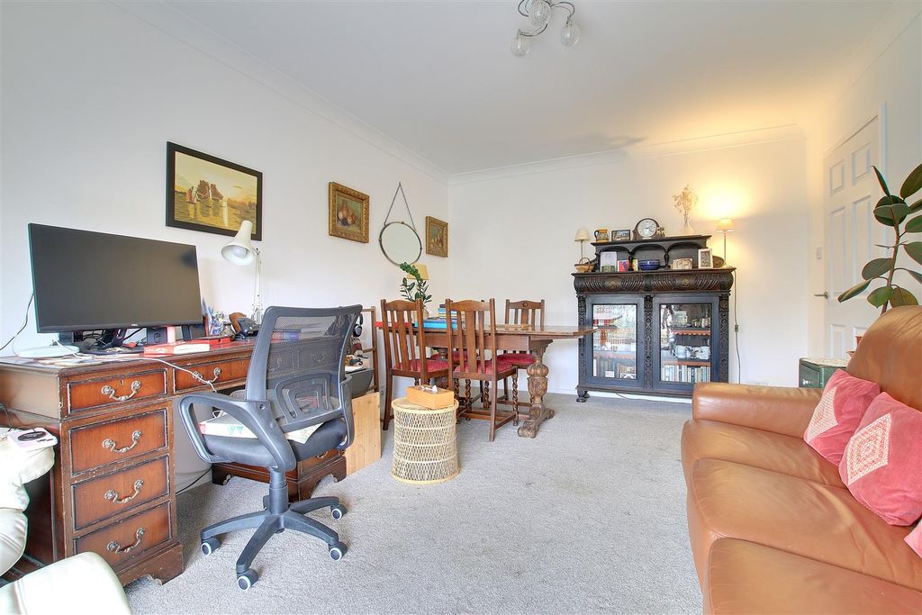 Property photo 3 of 12 Img_3401-Img_3403.Jpg