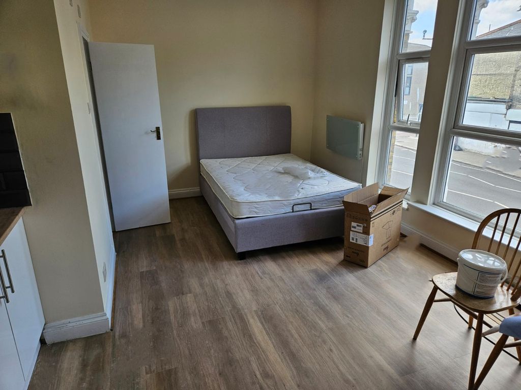 Property photo 1 of 2