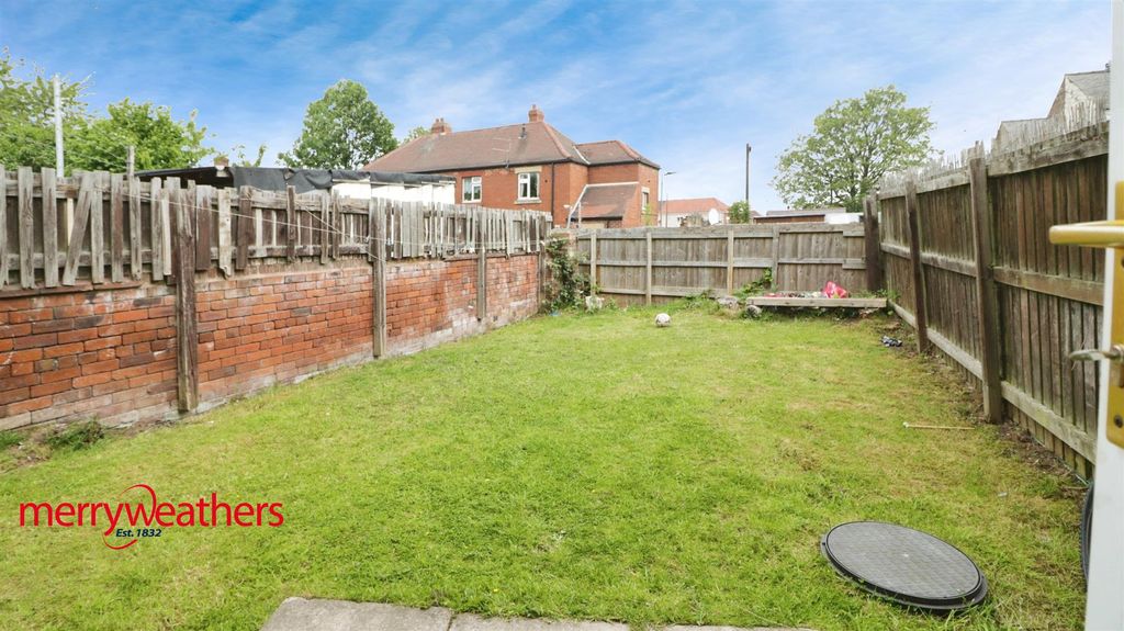 Property photo 2 of 8