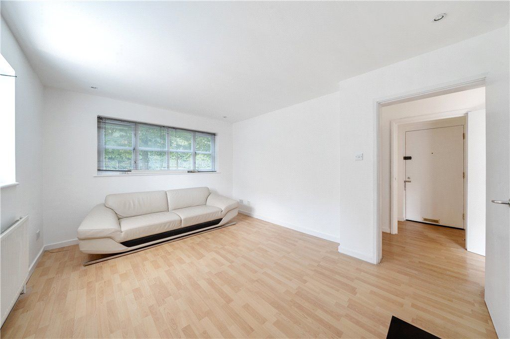 Property photo 3 of 11 Picture No. 02