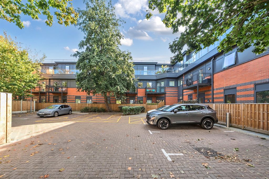 Property photo 1 of 12