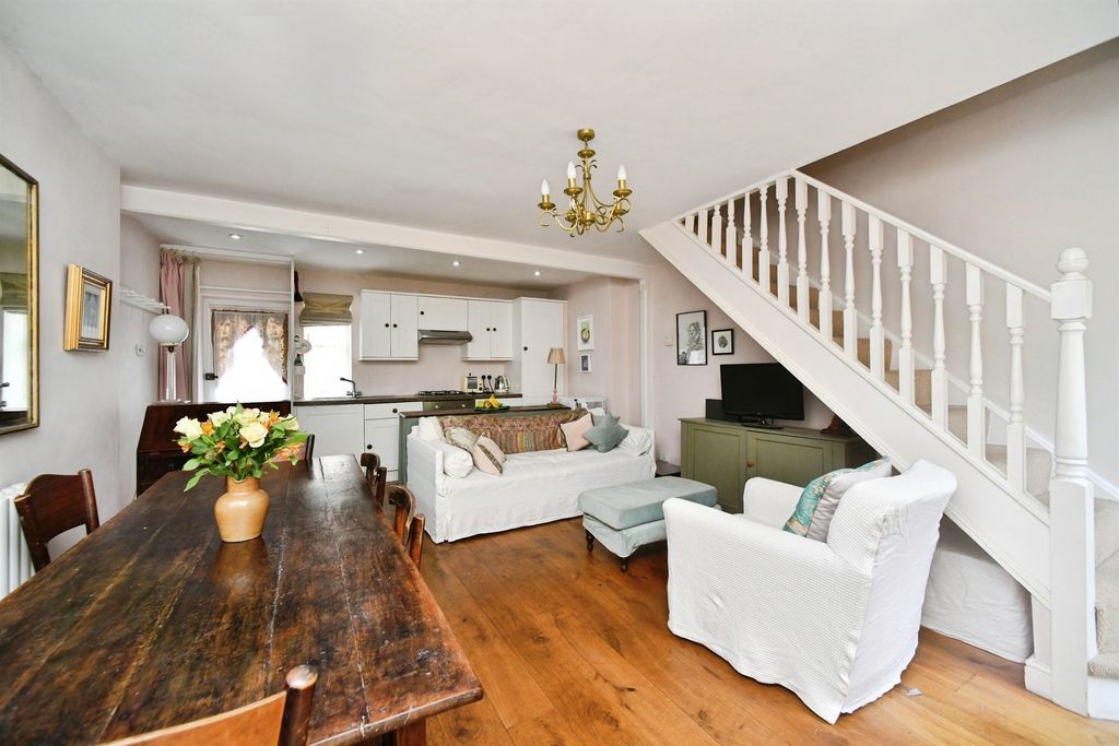 Property photo 2 of 24