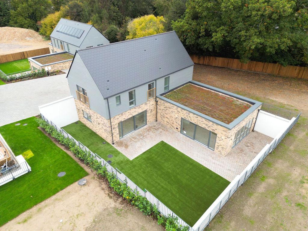 Property photo 2 of 40