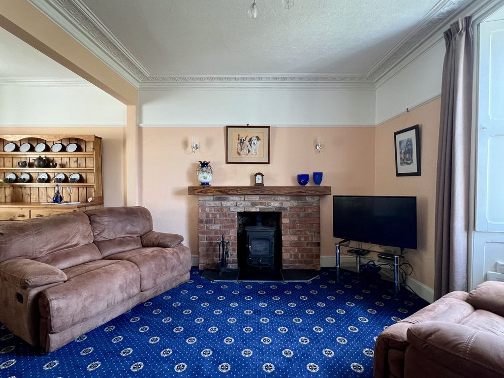 Property photo 2 of 21