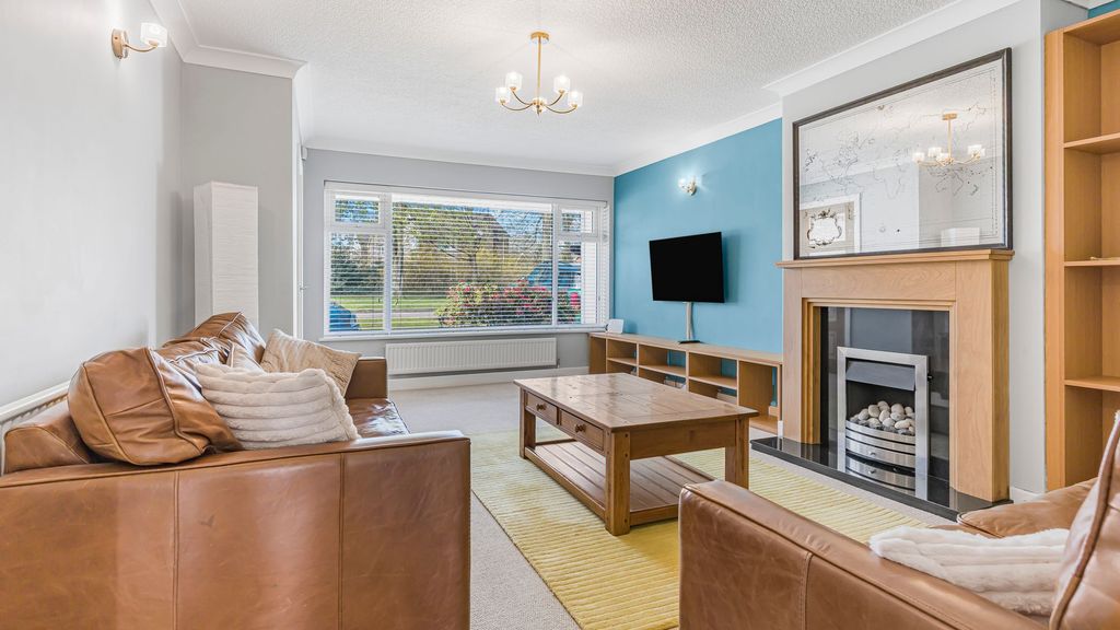 Property photo 2 of 23