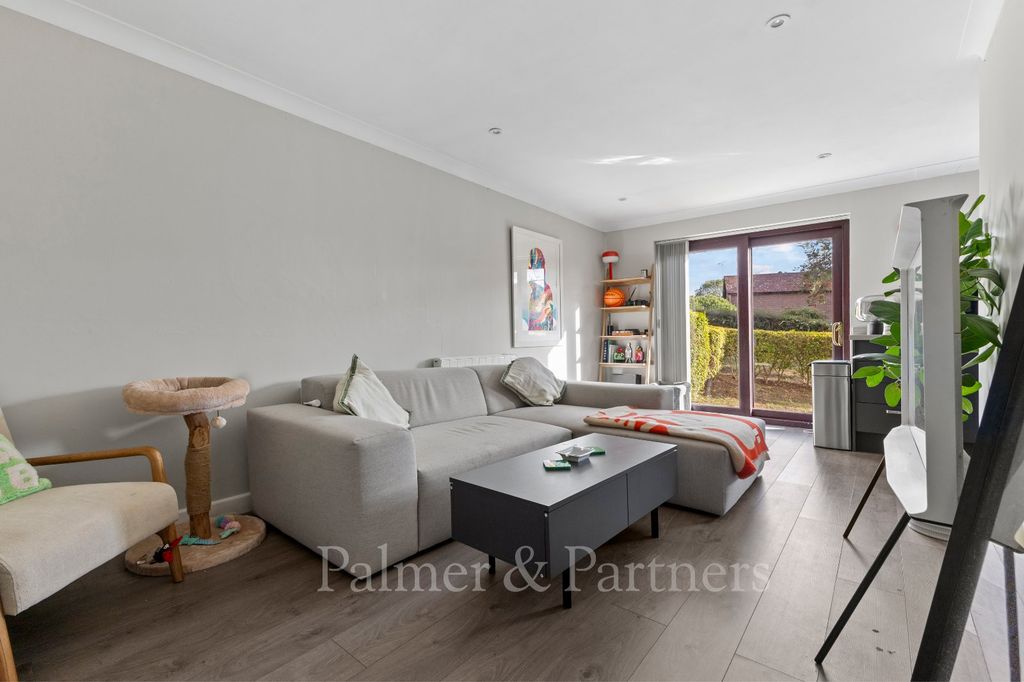 Property photo 3 of 8 Picture No. 04