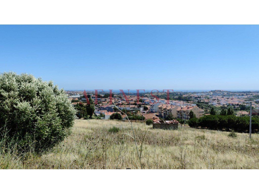 Property photo 1 of 2 Urban Land Of 294 m² For Construction Of House With Basement And 2 Floors | Sintra