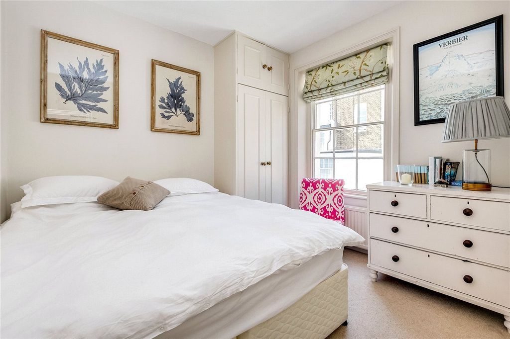 Property photo 3 of 11