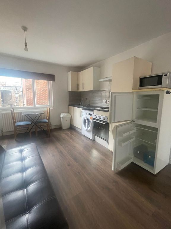 Property photo 1 of 8 Flat21A_Johnst