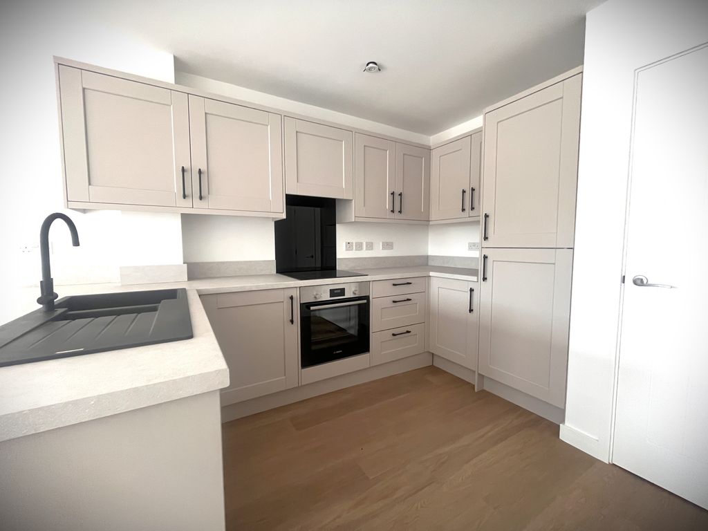 Property photo 1 of 7 Kitchen