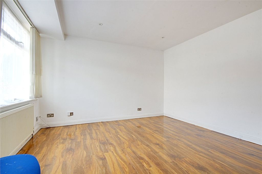 Property photo 3 of 14 Picture No. 01