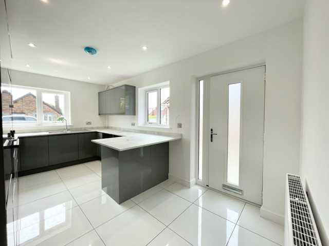 Property photo 2 of 20 Kitchen