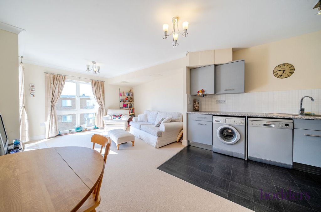 Property photo 3 of 21 6F28481E-3078-47d...