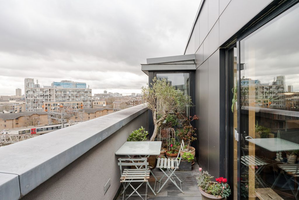 Property photo 2 of 25 247231 - Flat 20, Bahram Court-42.Jpg
