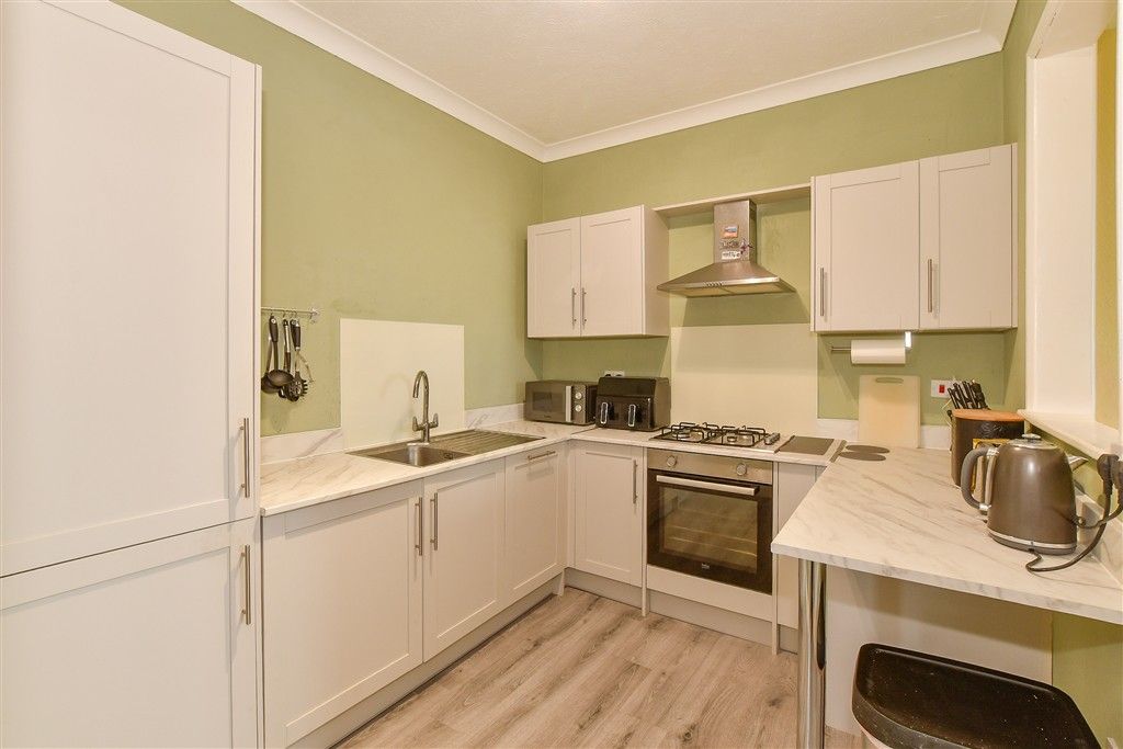 Property photo 3 of 7 Kitchen