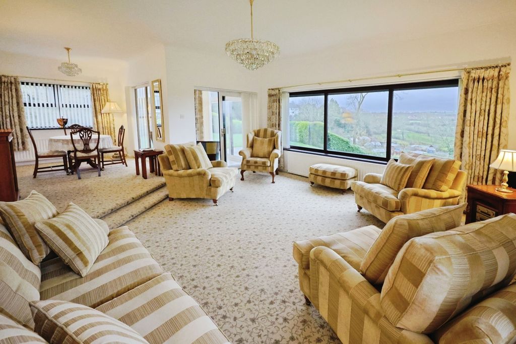 Property photo 3 of 25 Pbox-Img.Jpg