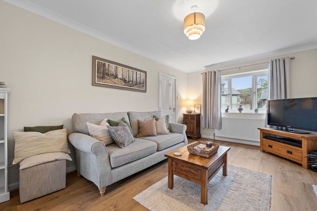 Property photo 3 of 27