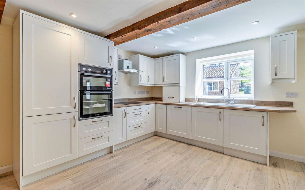 Property photo 2 of 15 Kitchen