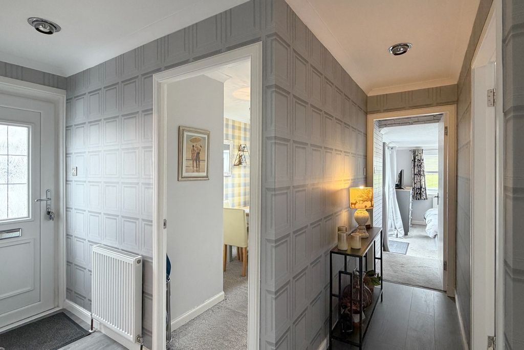 Property photo 2 of 29