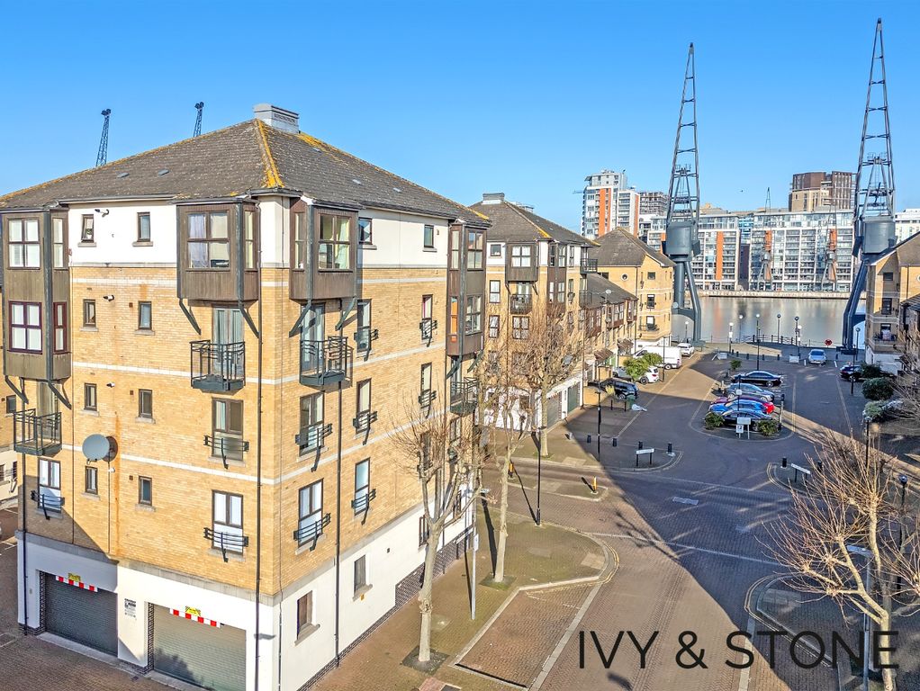Property photo 1 of 15 3939611
