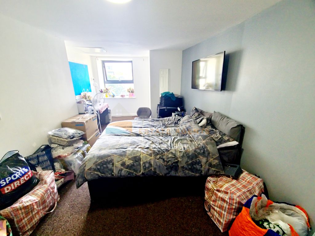 Property photo 3 of 7 Bedroom