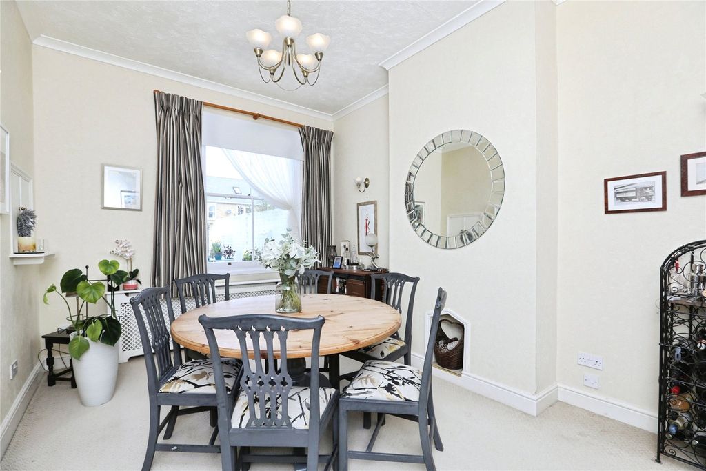 Property photo 3 of 40 Picture No. 10