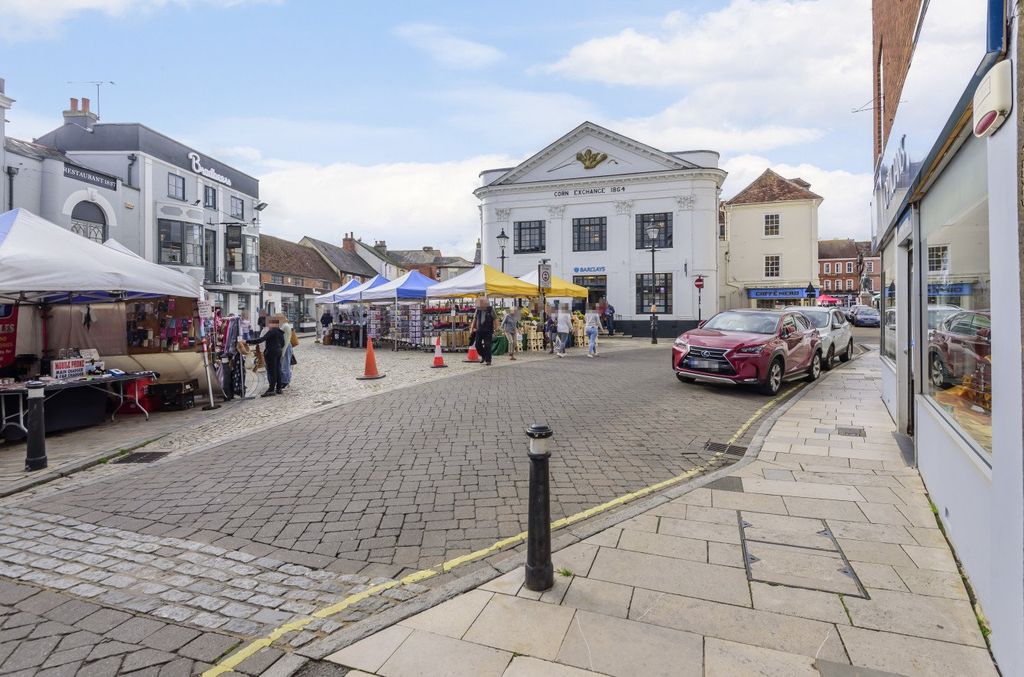 Property photo 1 of 9 Picture No. 10