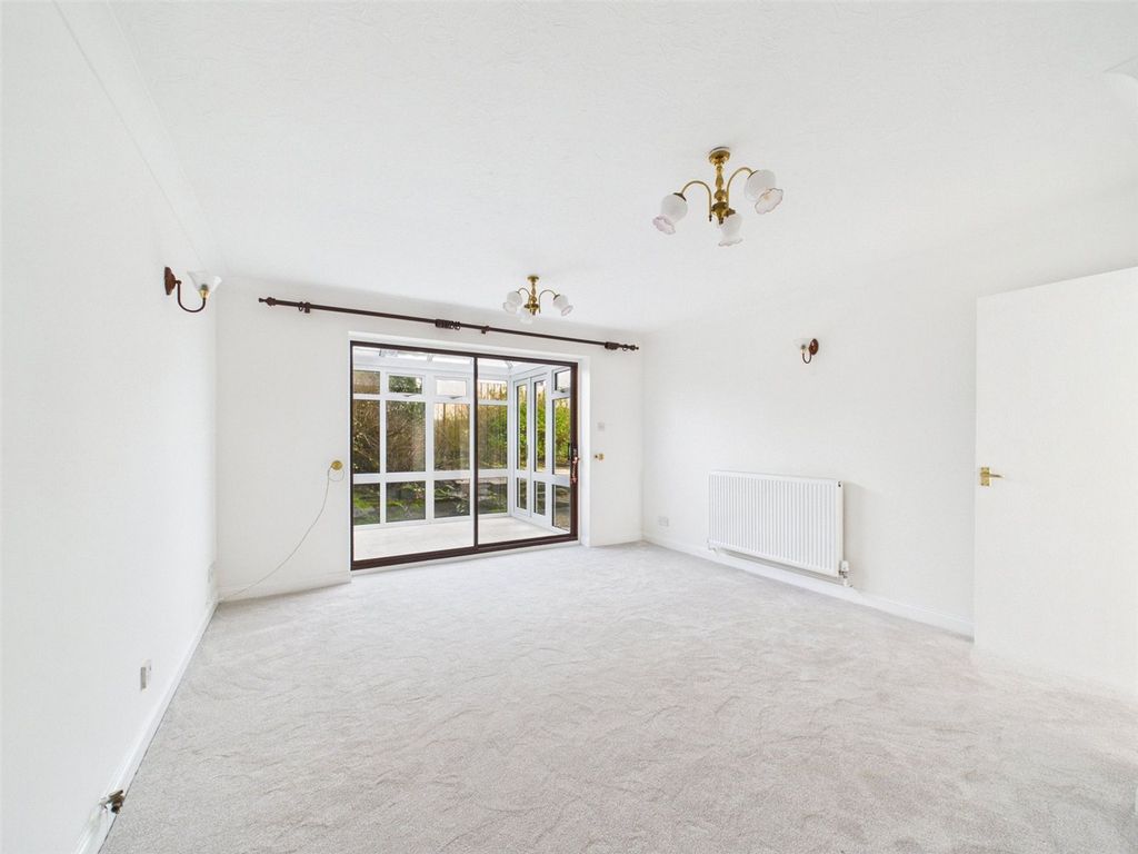 Property photo 3 of 16 Picture No. 10