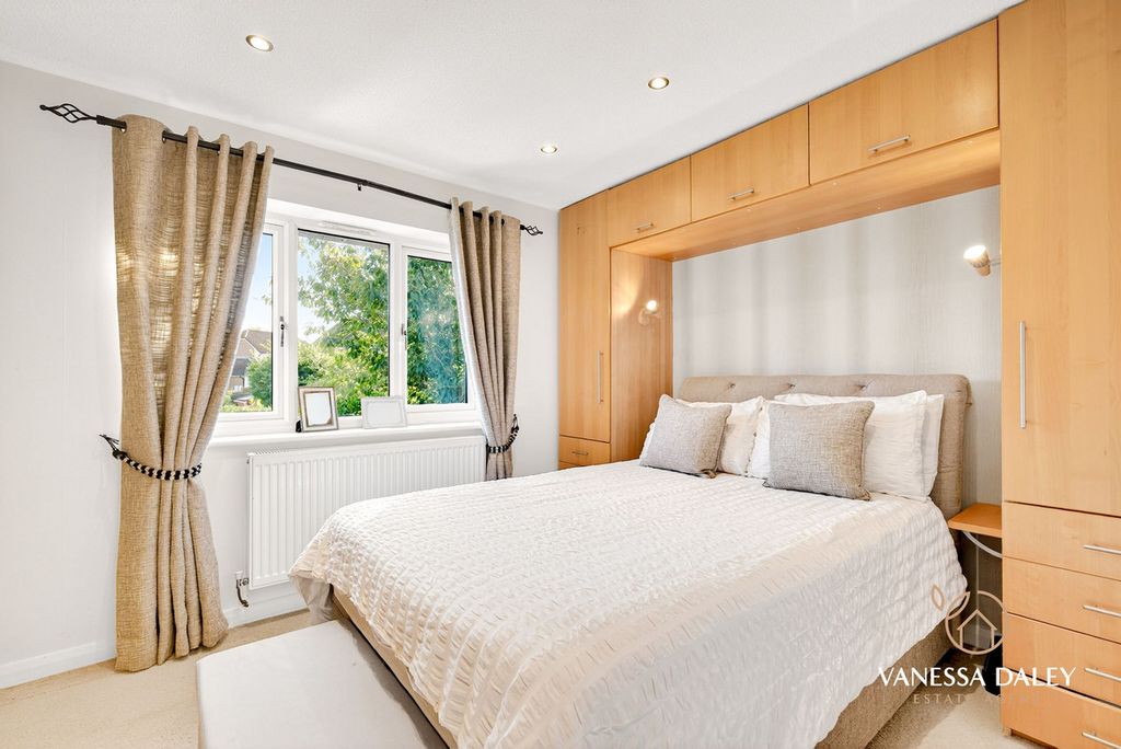 Property photo 3 of 26