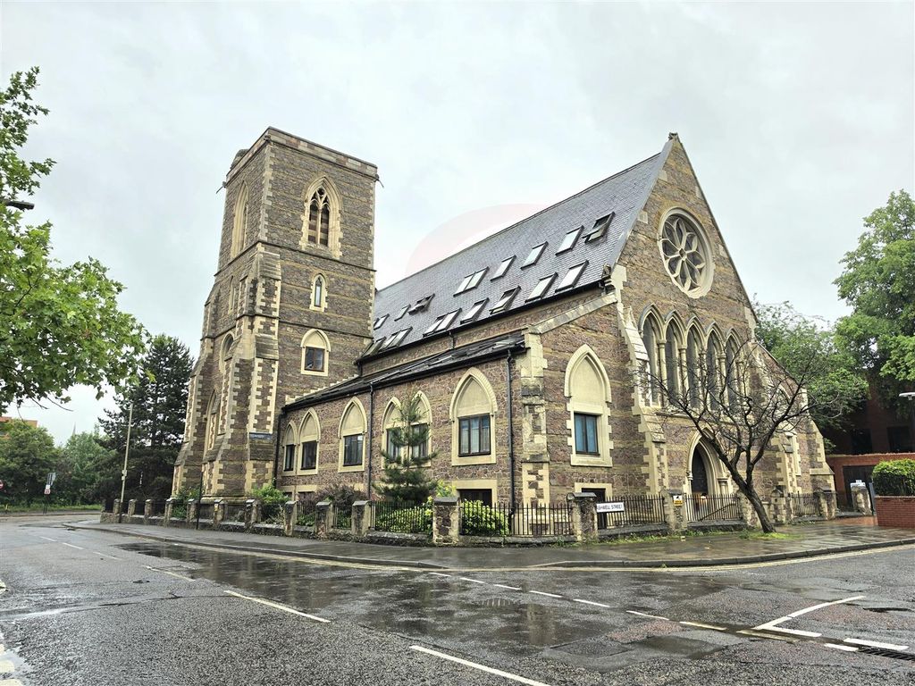 Property photo 1 of 7 Communal Building