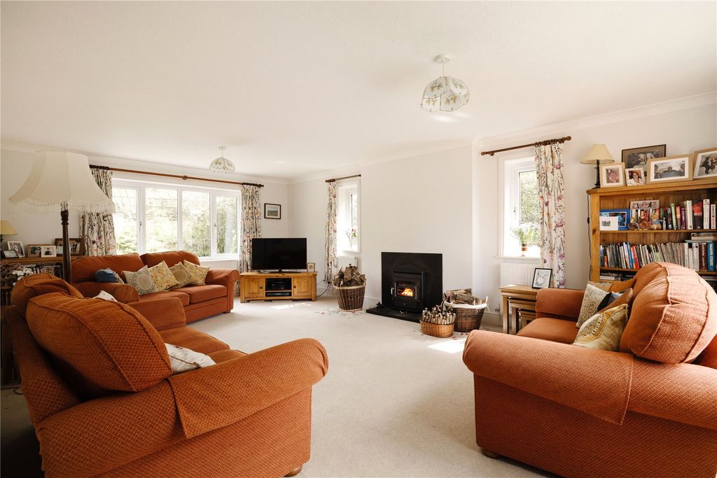 Property photo 3 of 22 Sitting Room
