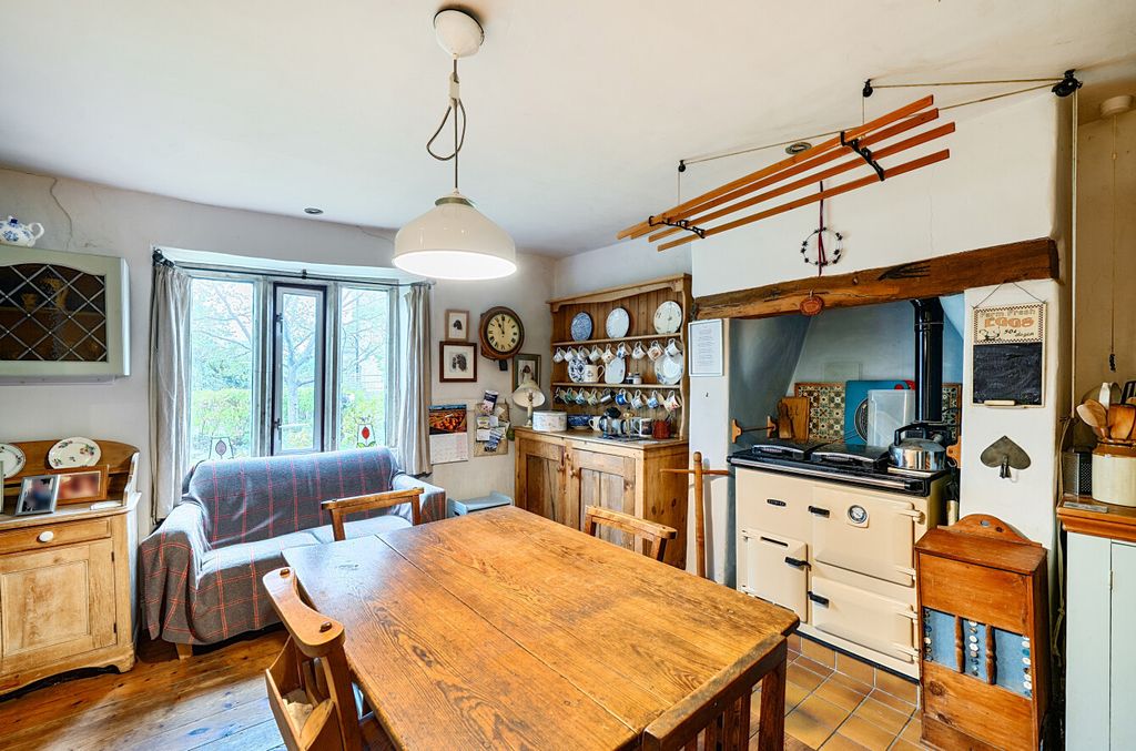 Property photo 3 of 29 Kitchen
