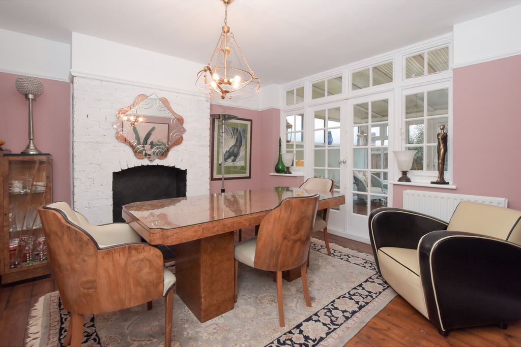 Property photo 3 of 30