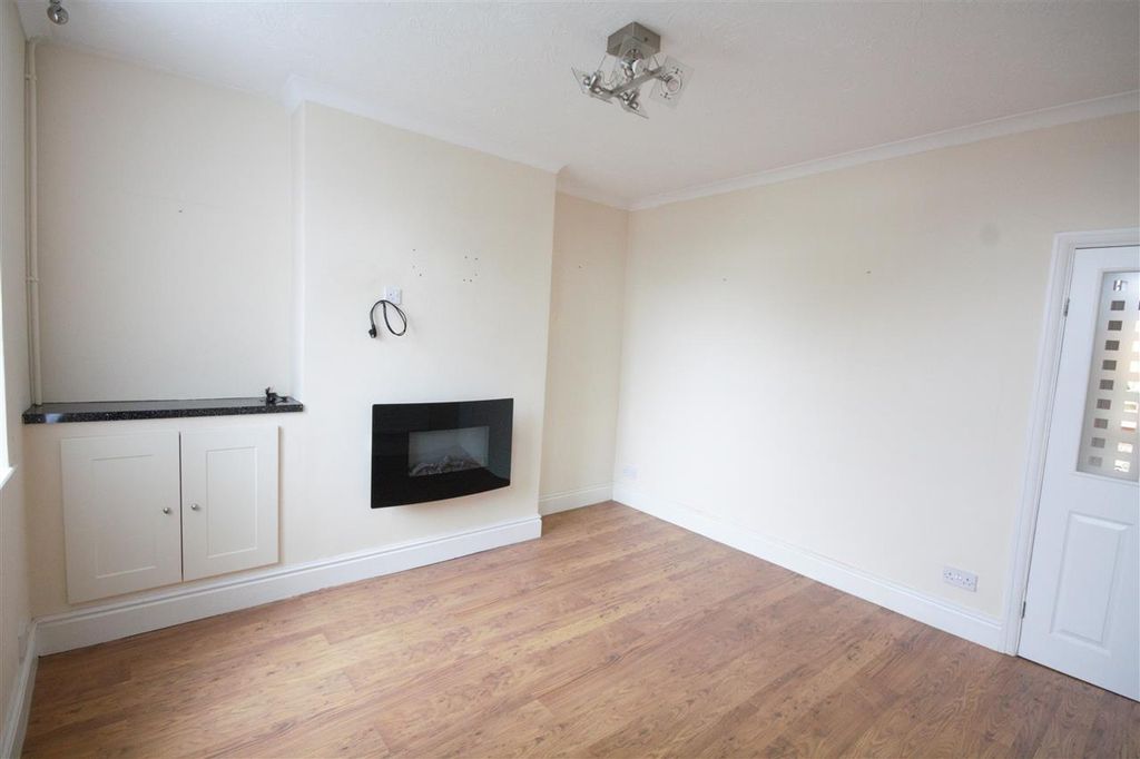 Property photo 2 of 12 Lounge